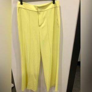 Alice + Olivia Dylan pant in daffodil size 10